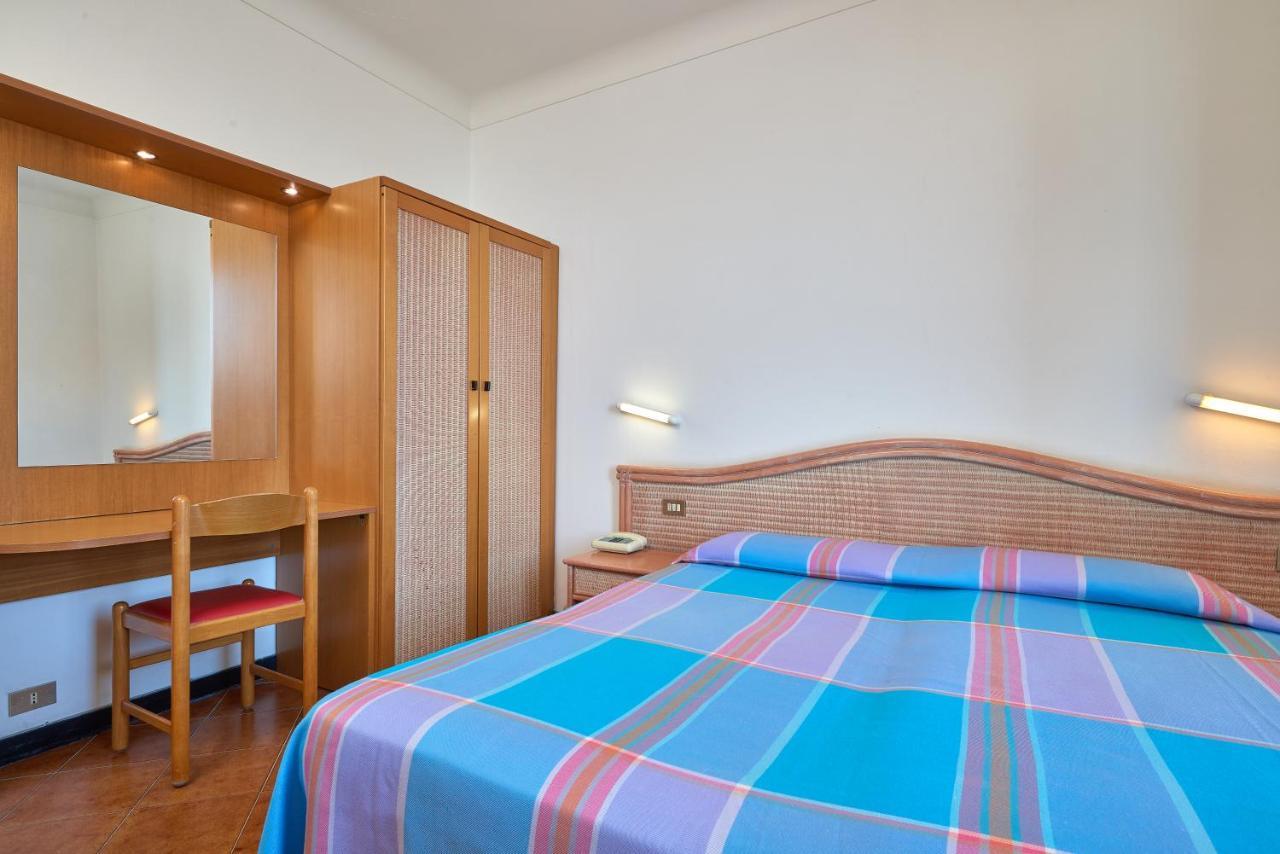 Hotel Garibaldi Finale Ligure Exterior photo
