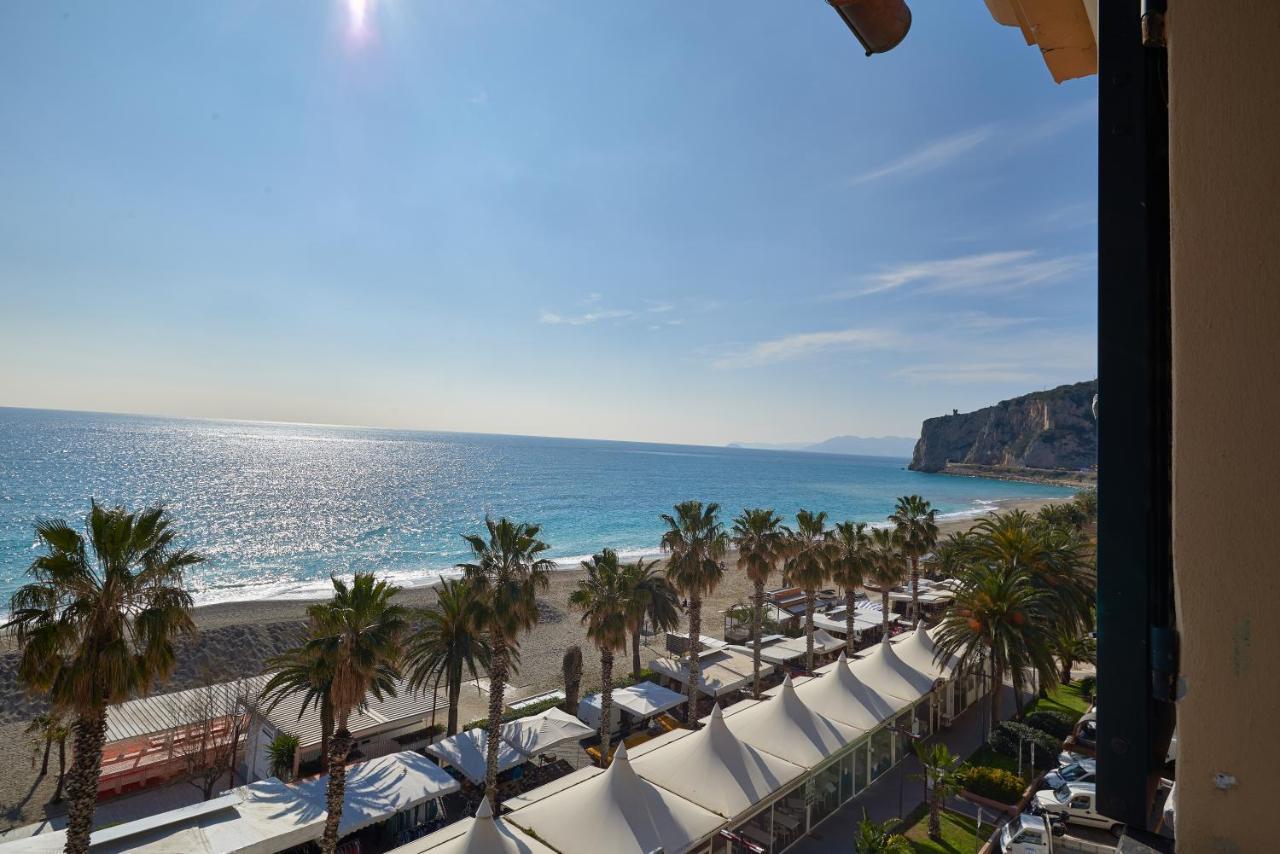 Hotel Garibaldi Finale Ligure Exterior photo